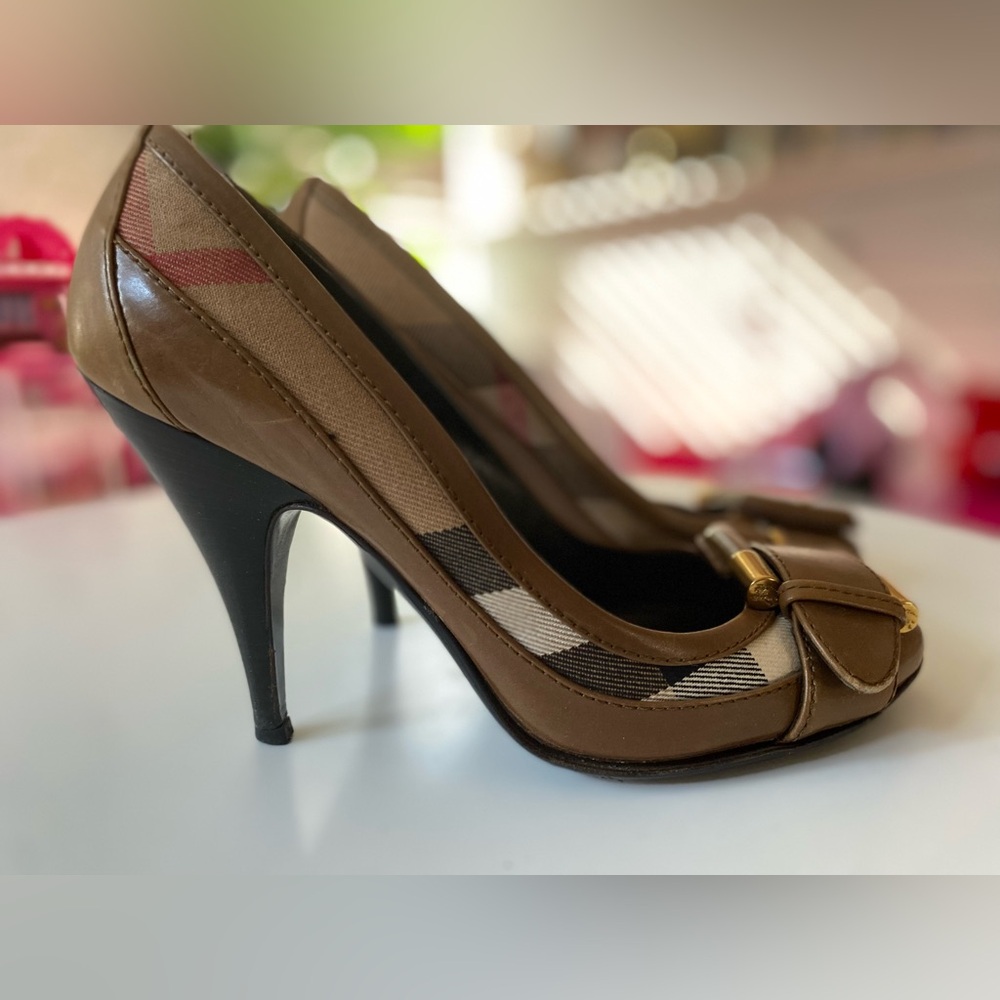 Burberry Brown Heels with Classic Stiletto Design